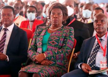 From left: Governors Alfred Mutua (Machakos), Charity Ngilu (Kitui) and Kivutha Kibwana (Makueni) during the 7th annual devolution conference in Makueni County on November 24, 2021.