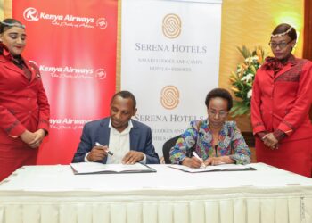 Kenya Airways (KQ) Chief Commercial and Customer Officer Julius Thairu and Sales and Marketing Director Serena Hotels Africa Rosemary Mugambi. [Photo/Serena Hotels]